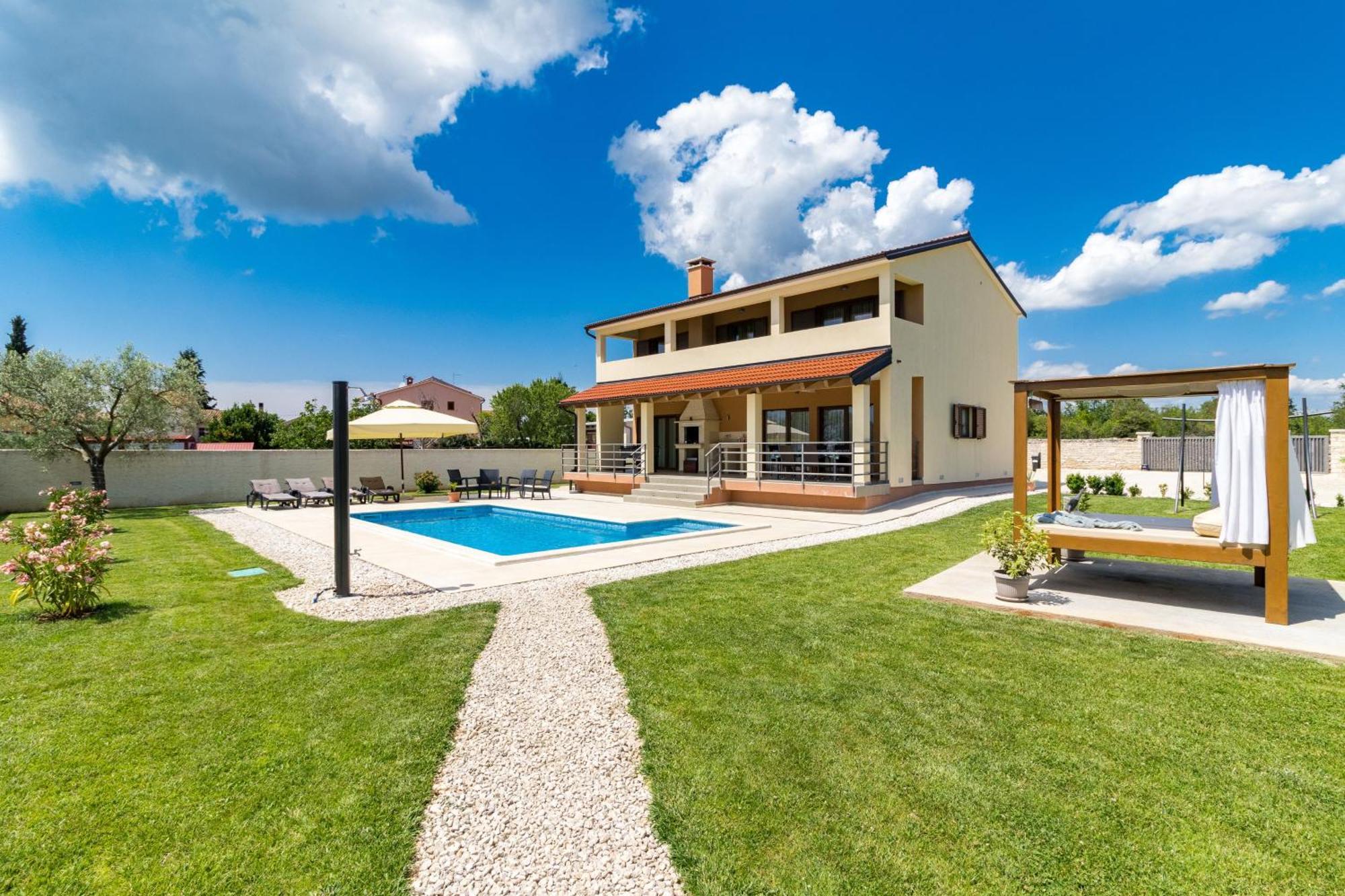 Beeindruckende Luxusvilla Mit Beheiztem Privatpool Светвинченат Экстерьер фото