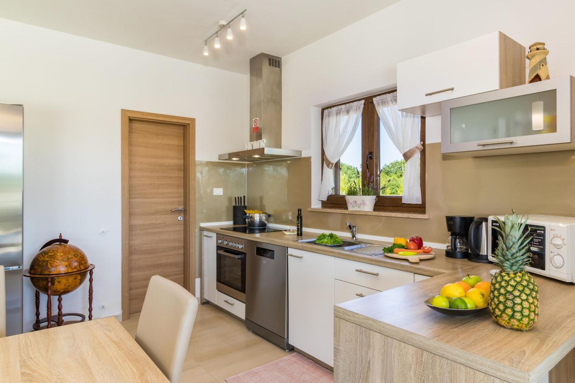 Beeindruckende Luxusvilla Mit Beheiztem Privatpool Светвинченат Экстерьер фото