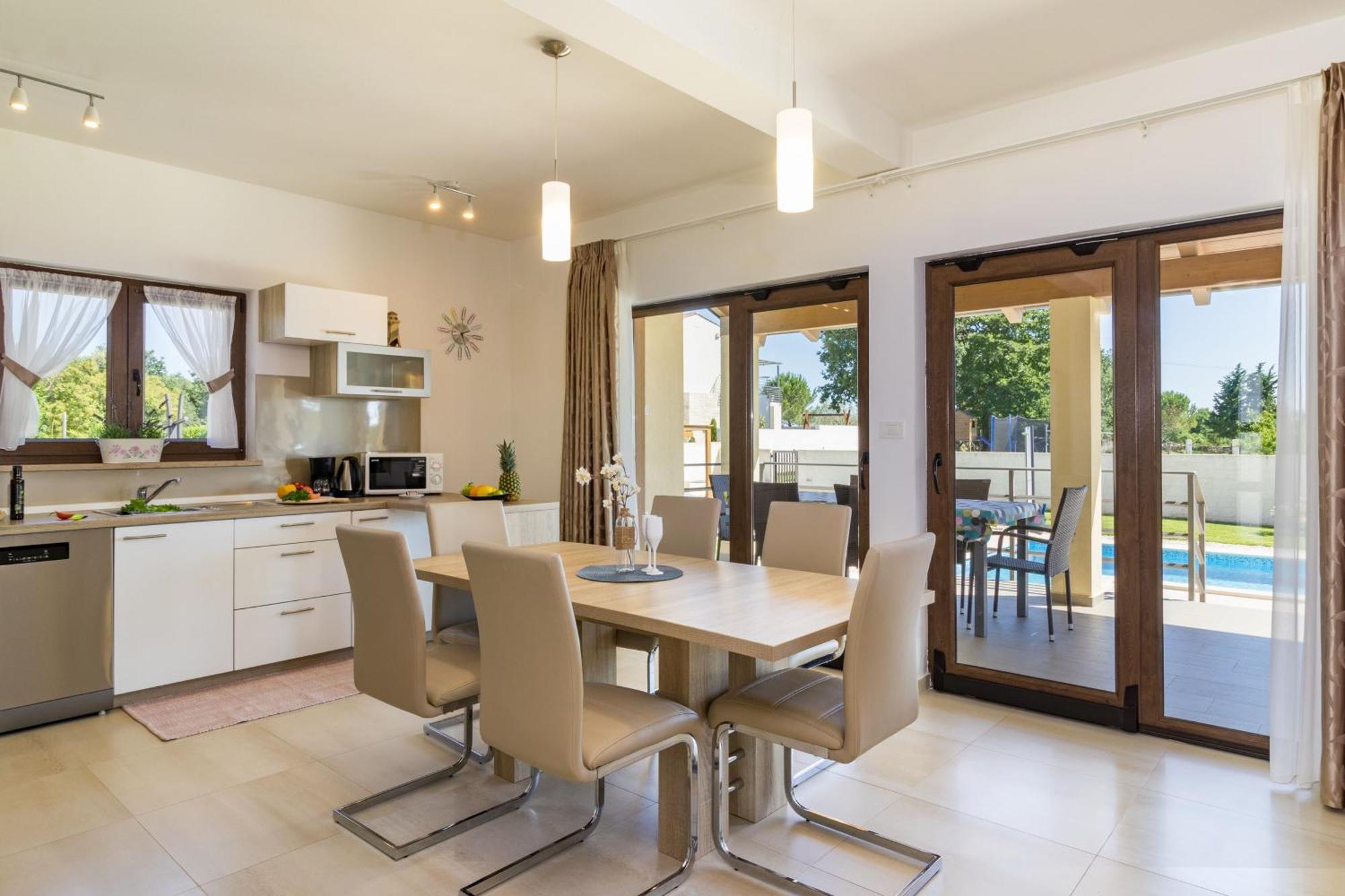 Beeindruckende Luxusvilla Mit Beheiztem Privatpool Светвинченат Экстерьер фото