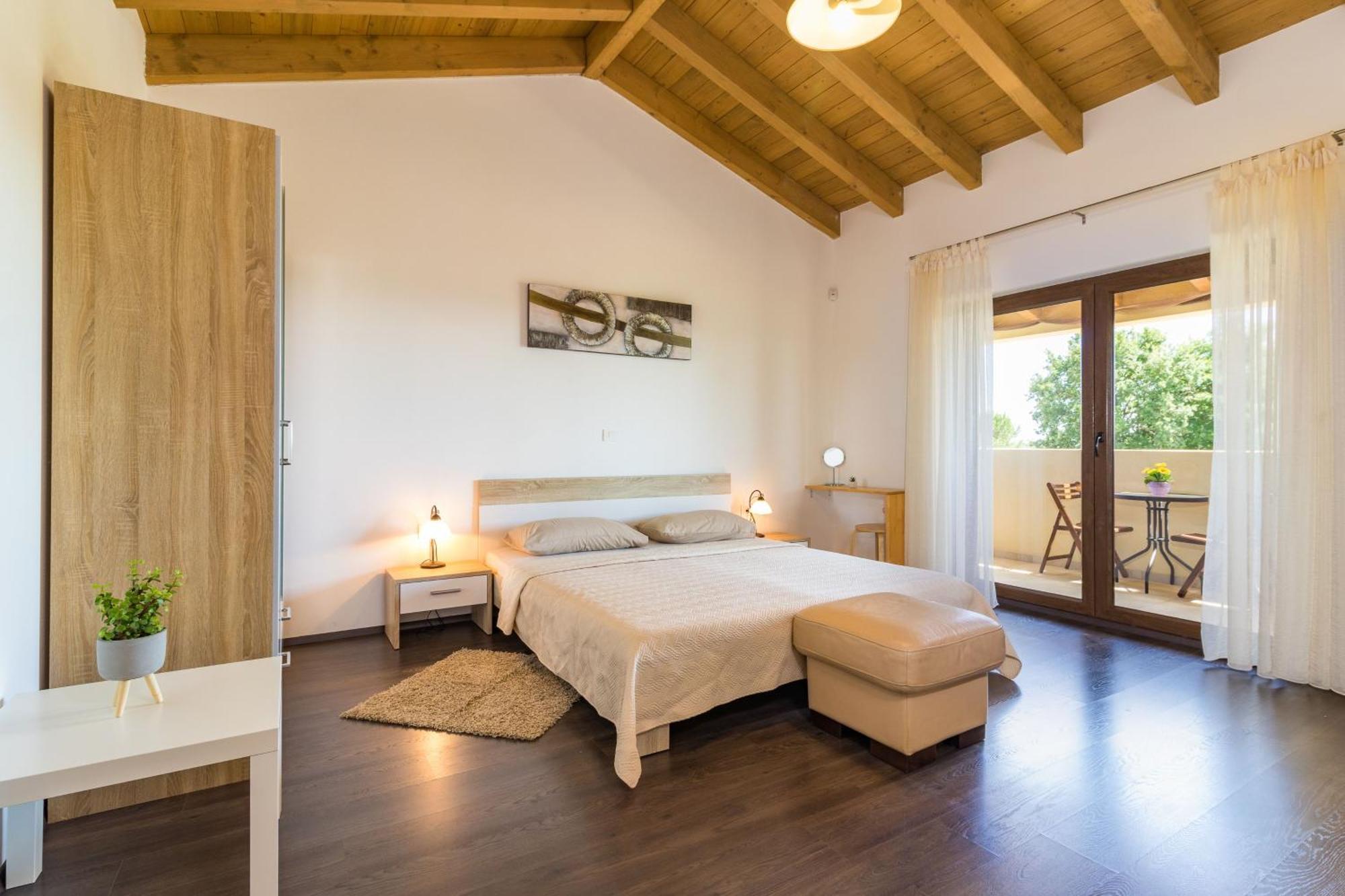 Beeindruckende Luxusvilla Mit Beheiztem Privatpool Светвинченат Экстерьер фото