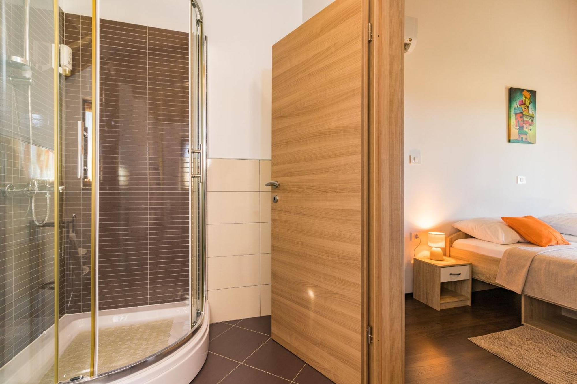Beeindruckende Luxusvilla Mit Beheiztem Privatpool Светвинченат Экстерьер фото